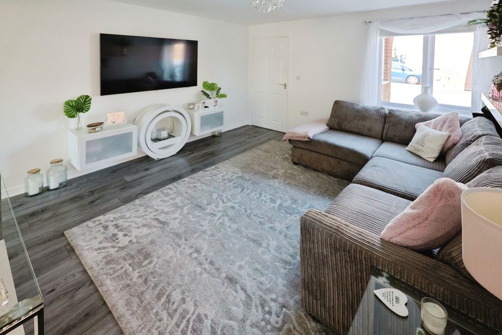 Property photo 3 of 13 Pbox-Img.Jpg