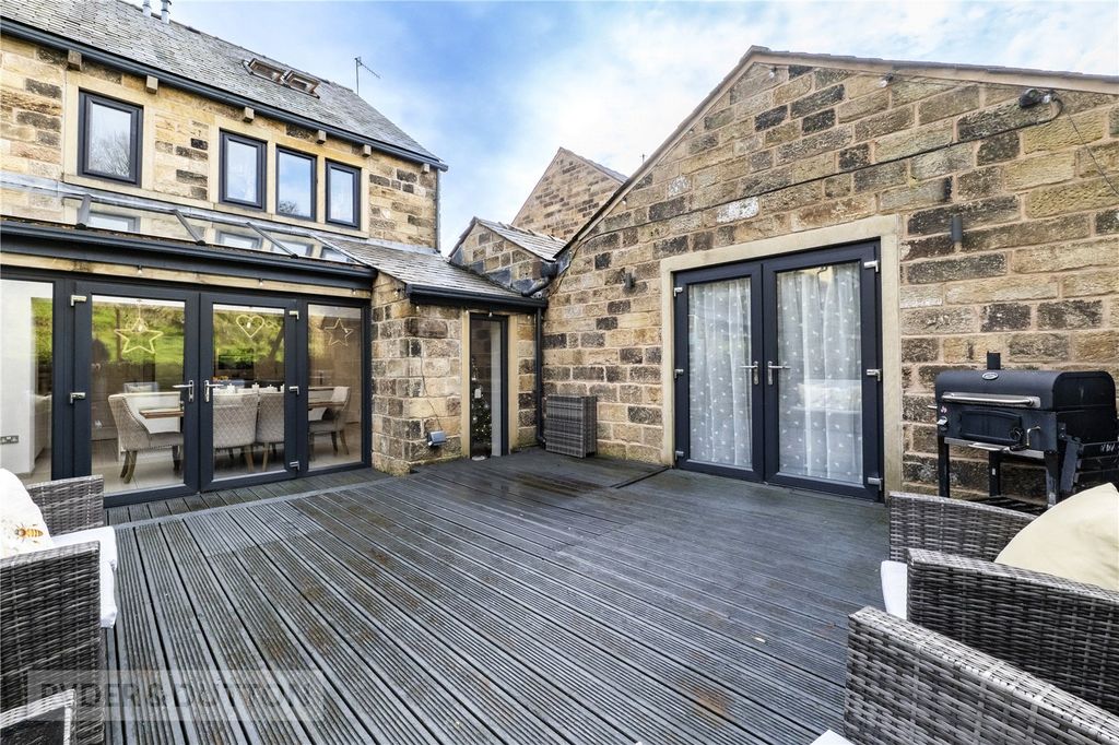 Property photo 2 of 21 Rear Garden