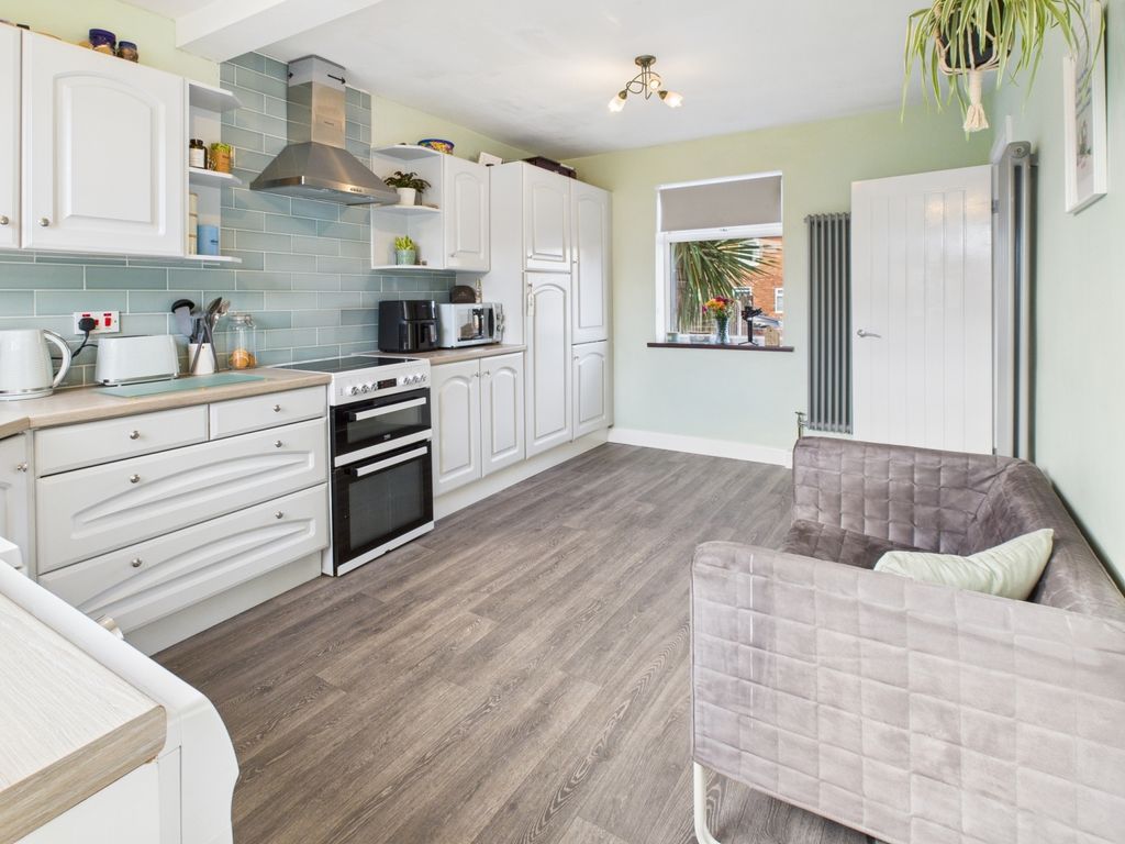 Property photo 3 of 22 Cam04233G0-Pr0039-Still011