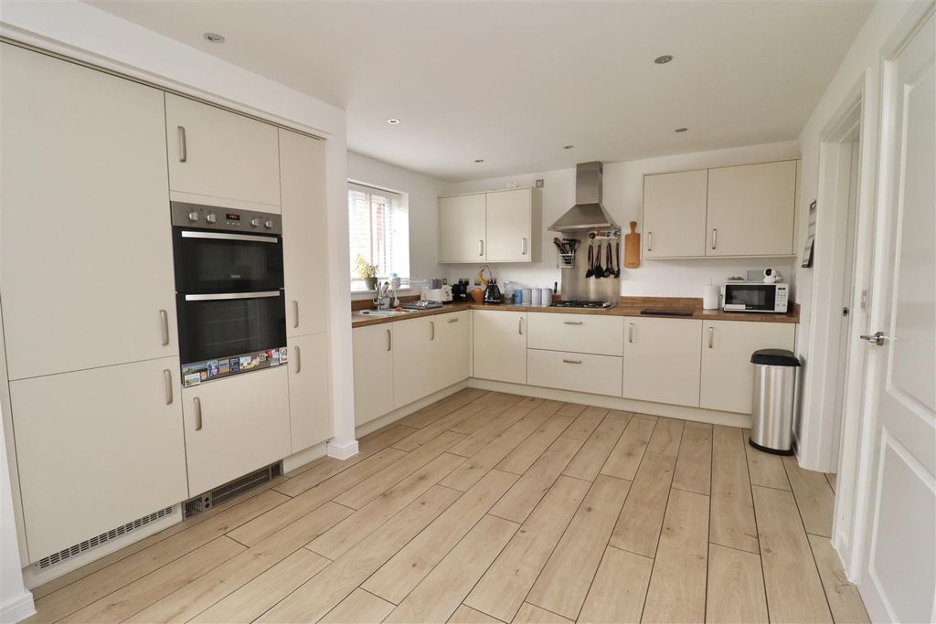 Property photo 2 of 16 Img_2254.Jpg