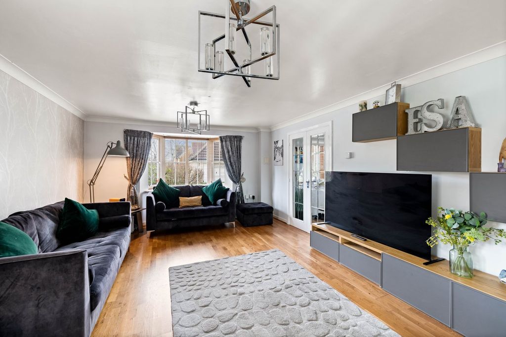 Property photo 2 of 23