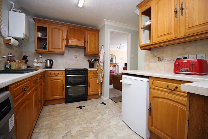 Property photo 2 of 16 Kitchen