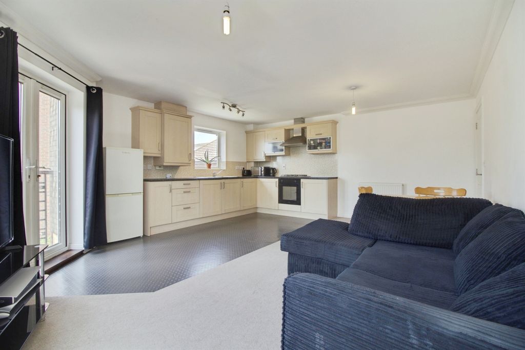Property photo 3 of 18