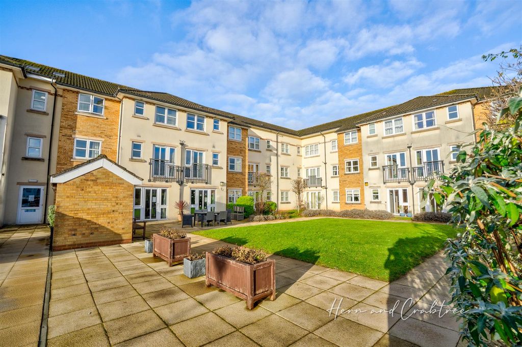 Property photo 1 of 23 Birch Court, Herncrabtree (18).Jpg