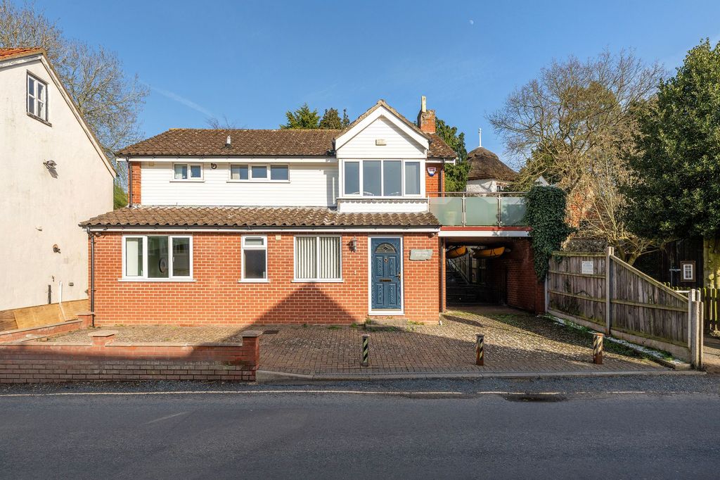 Property photo 1 of 20