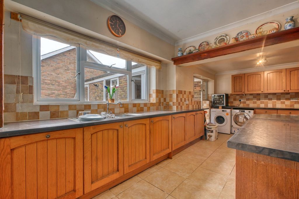 Additional image 4 of 5 bed detached bungalow for saleHempstead Lane, Hailsham BN27