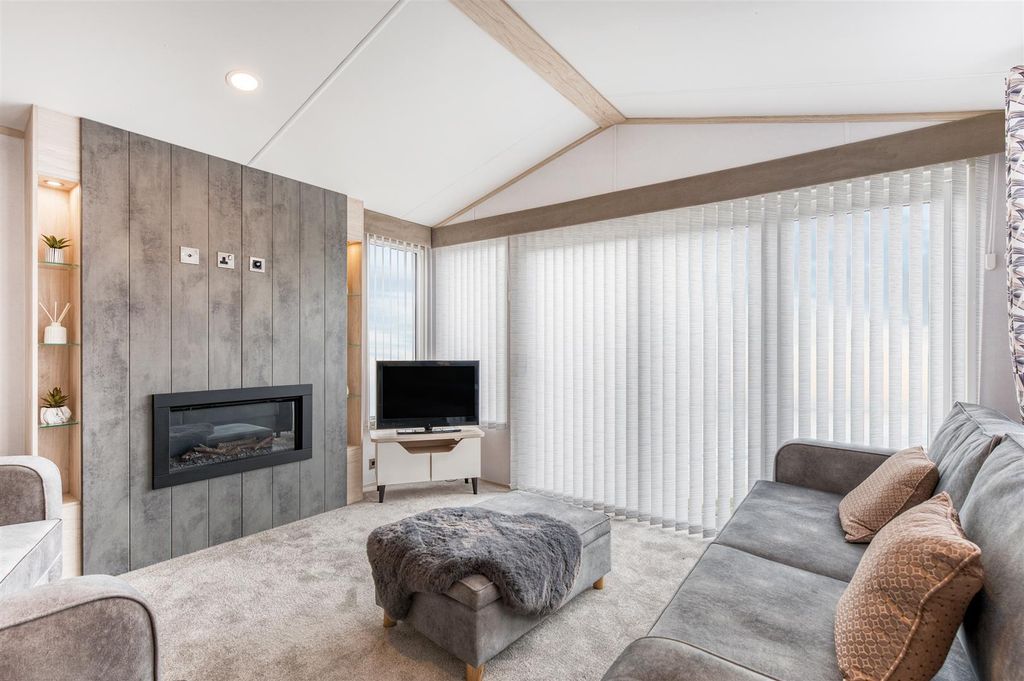 Property photo 1 of 9 Open Plan Living Area