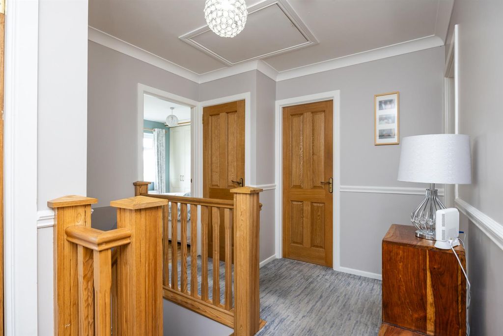 Property photo 3 of 31 18 Forge Hill 11.Jpg