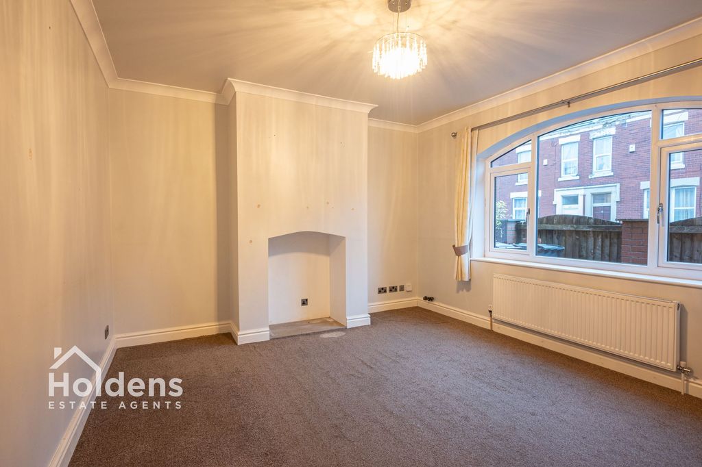 Property photo 2 of 20