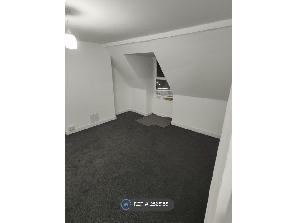 Property photo 3 of 7 Bedroom