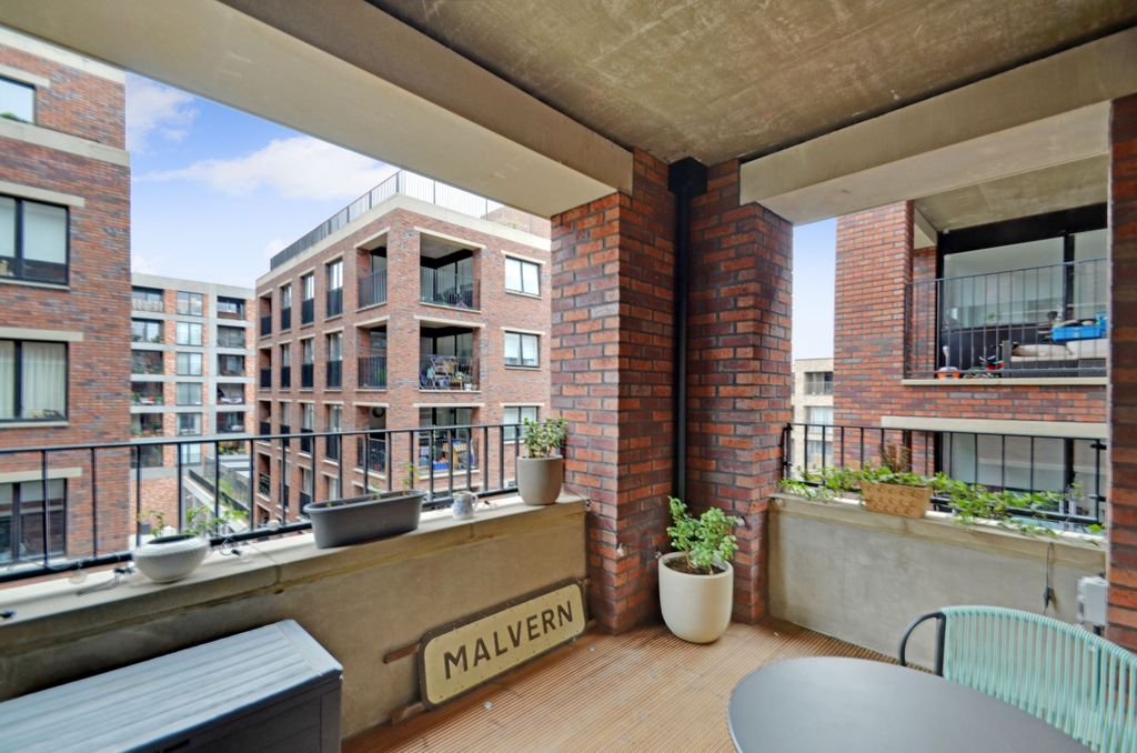 Property photo 3 of 12 Balcony_Pic_ (2).Jpg