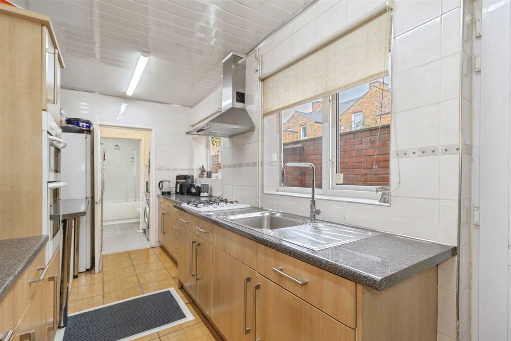 Property photo 3 of 17 Kitchen