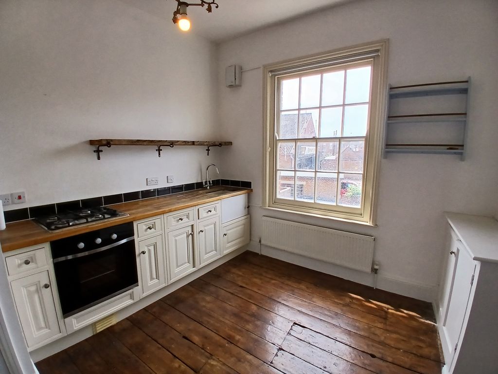 Additional image 4 of 1 bed flat to rentCrocker Street., Newport PO30