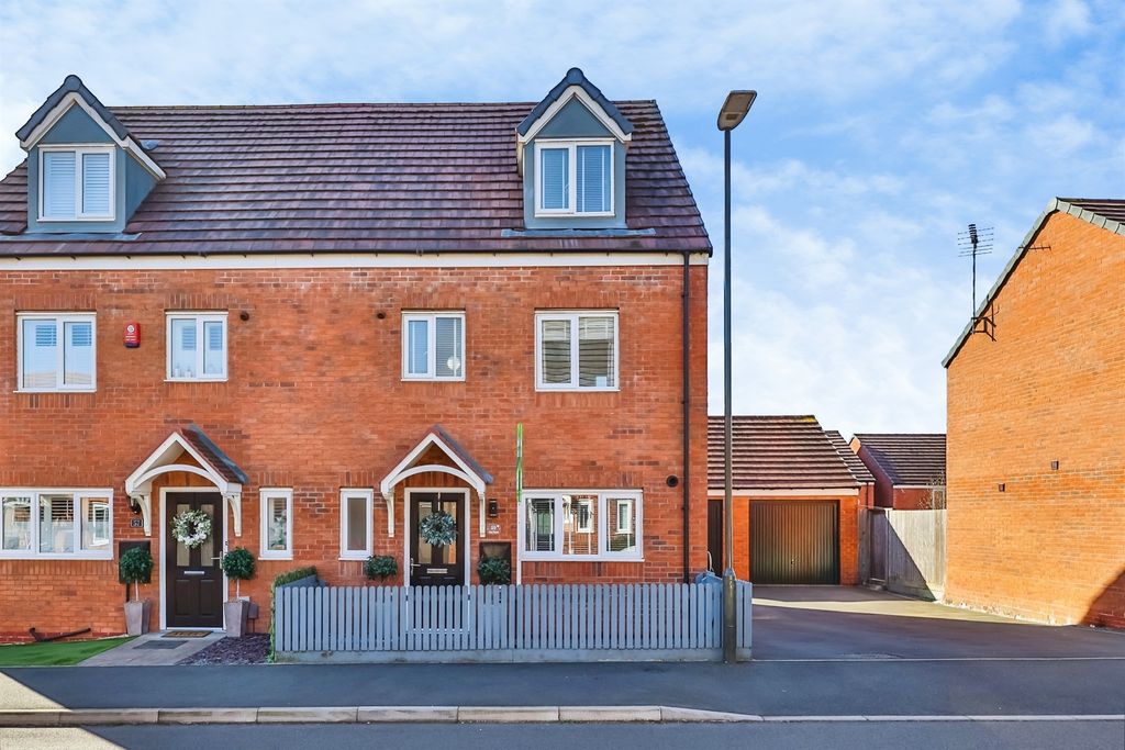 Property photo 1 of 33