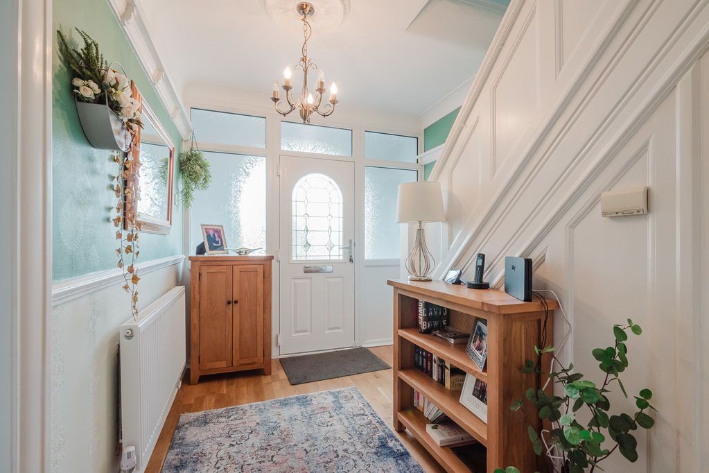 Property photo 2 of 36 Entrance Hall