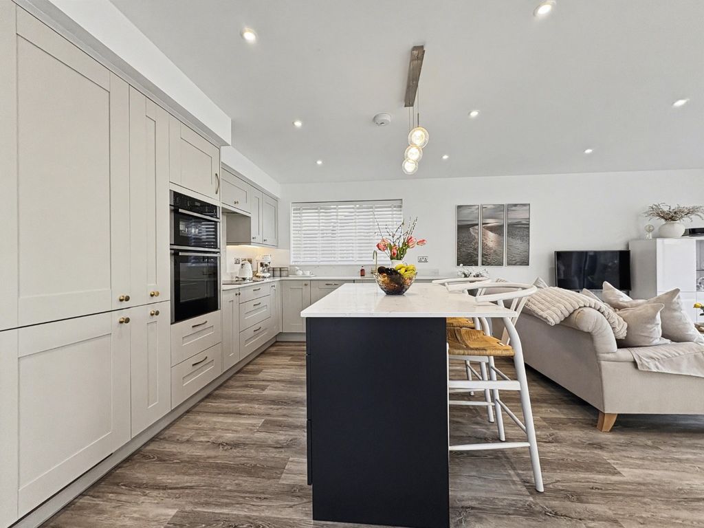 Property photo 2 of 25 4909177
