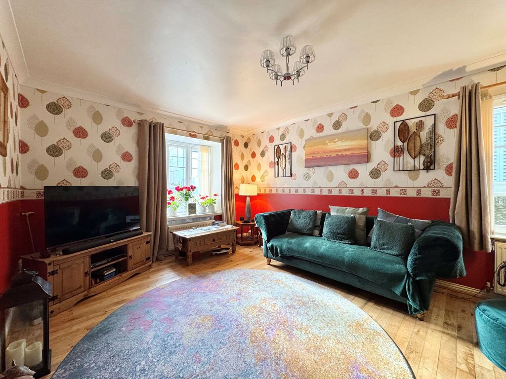 Property photo 2 of 26