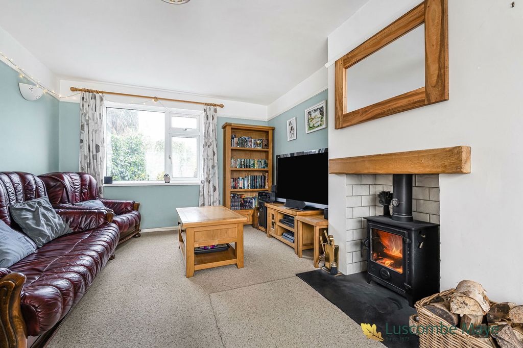 Property photo 2 of 21