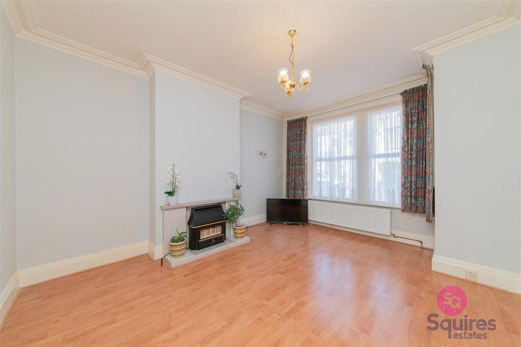 Property photo 2 of 20