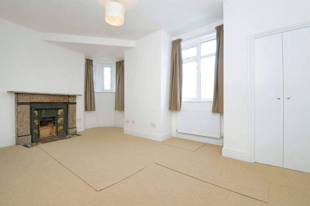 Property photo 3 of 6 Picture No. 13
