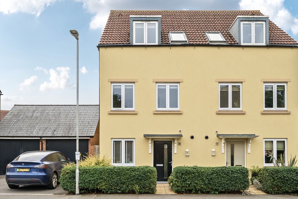 Property photo 1 of 23