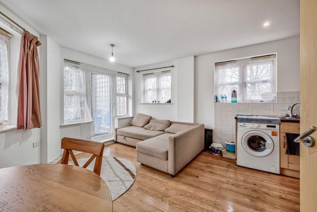 Property photo 3 of 7 4__Bridge_Court_Stanley_Road-6.Jpg