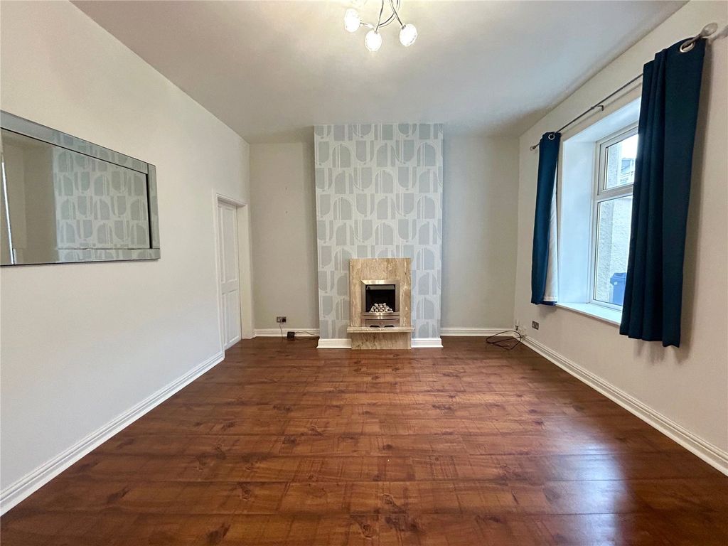 Property photo 3 of 14 Dining Room