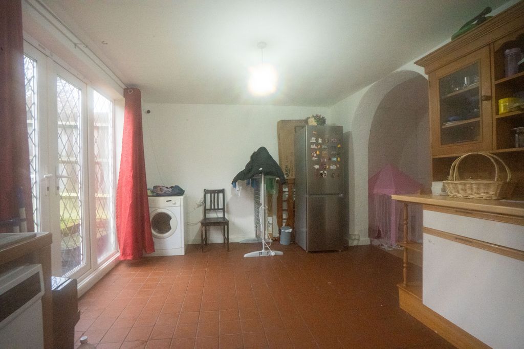 Property photo 2 of 7