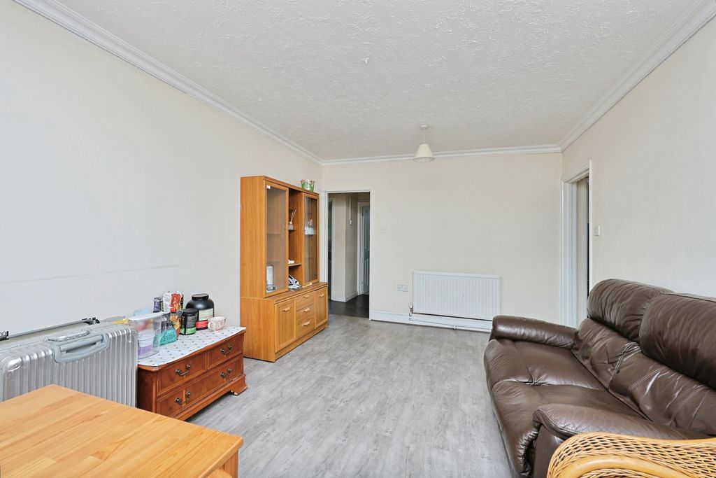 Property photo 3 of 17 Pbox-Img.Jpg