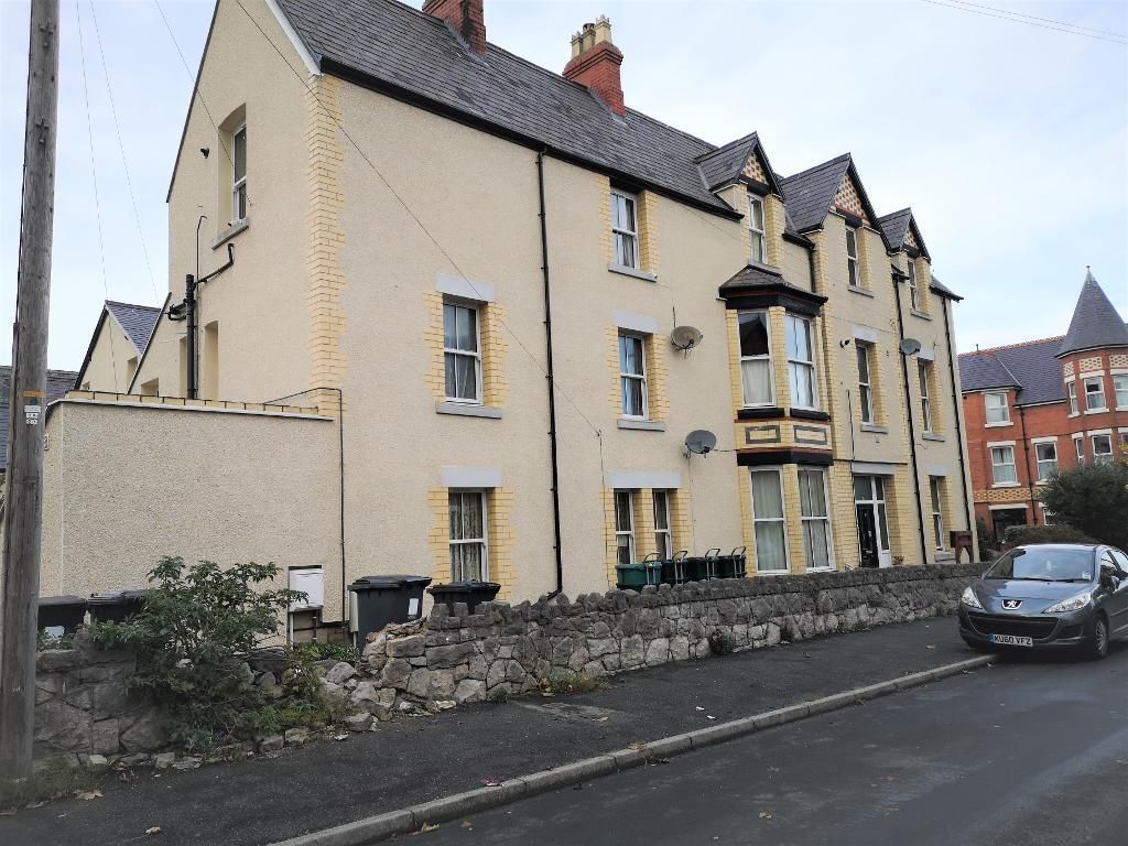 Property photo 1 of 7 Flat 3, 68 Greenfield Road - Main.Jpg