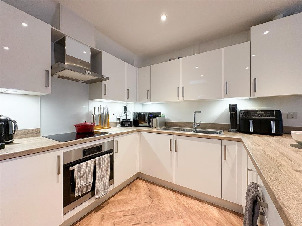 Property photo 2 of 16 Kitchen.Jpg