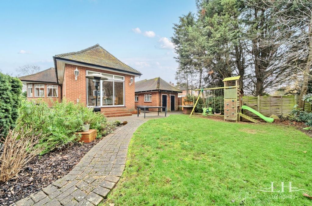 Property photo 2 of 21