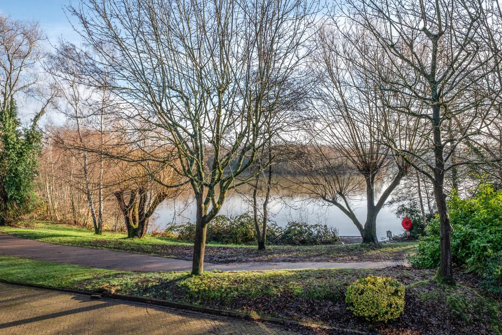 Property photo 2 of 21 1405102-20-697B8c...