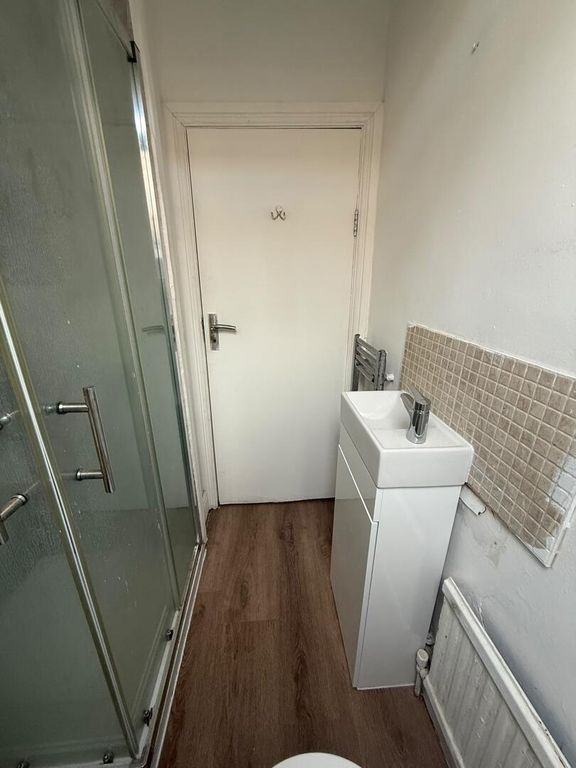 Property photo 2 of 9 WC