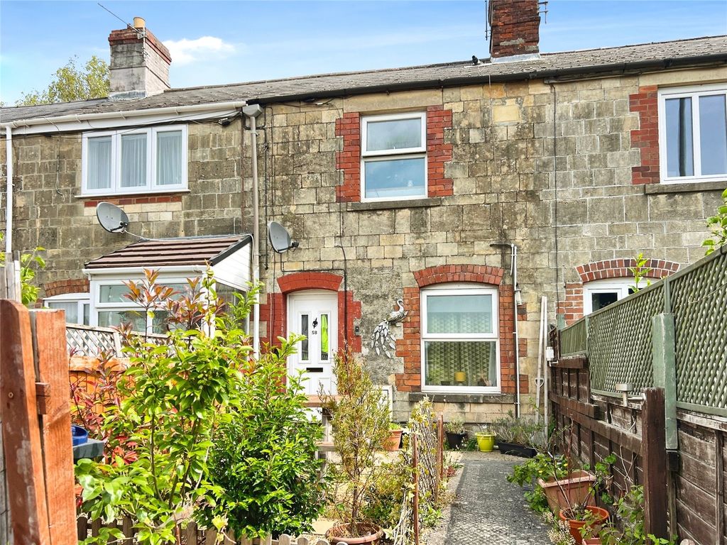 Property photo 1 of 7 Front External