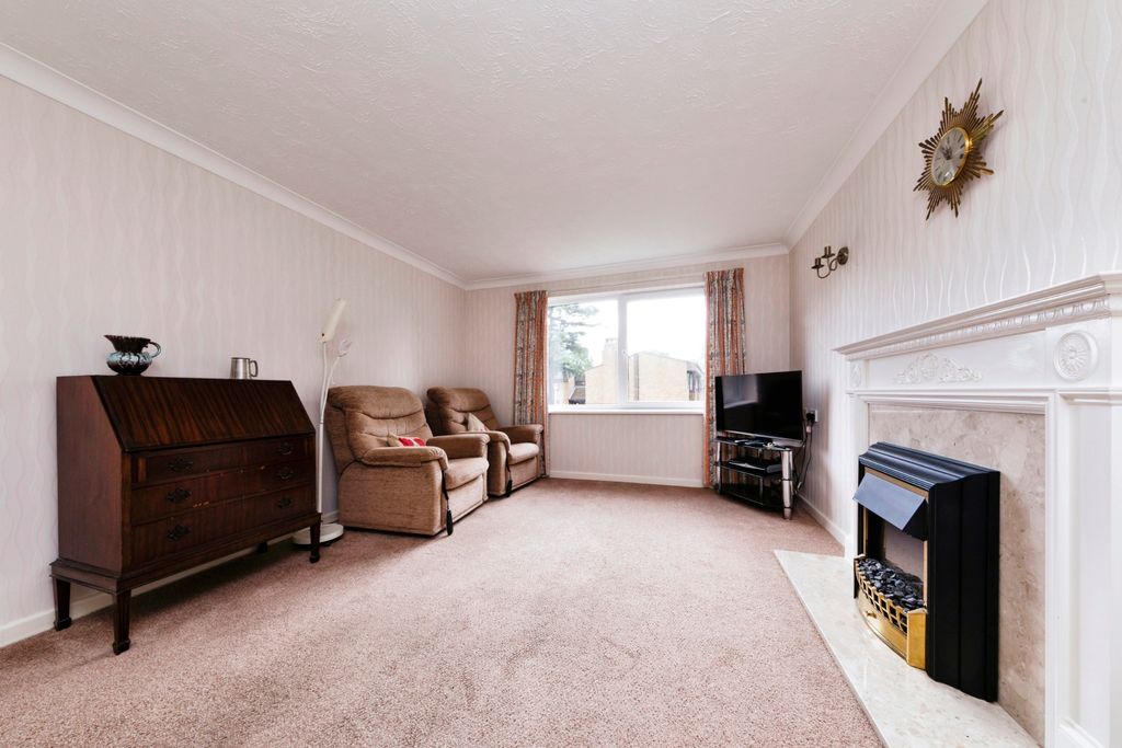 Property photo 2 of 9 Lounge