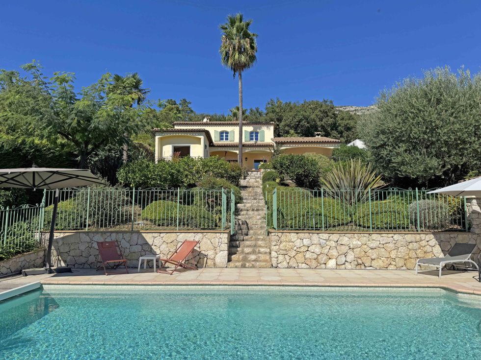 Property photo 1 of 24