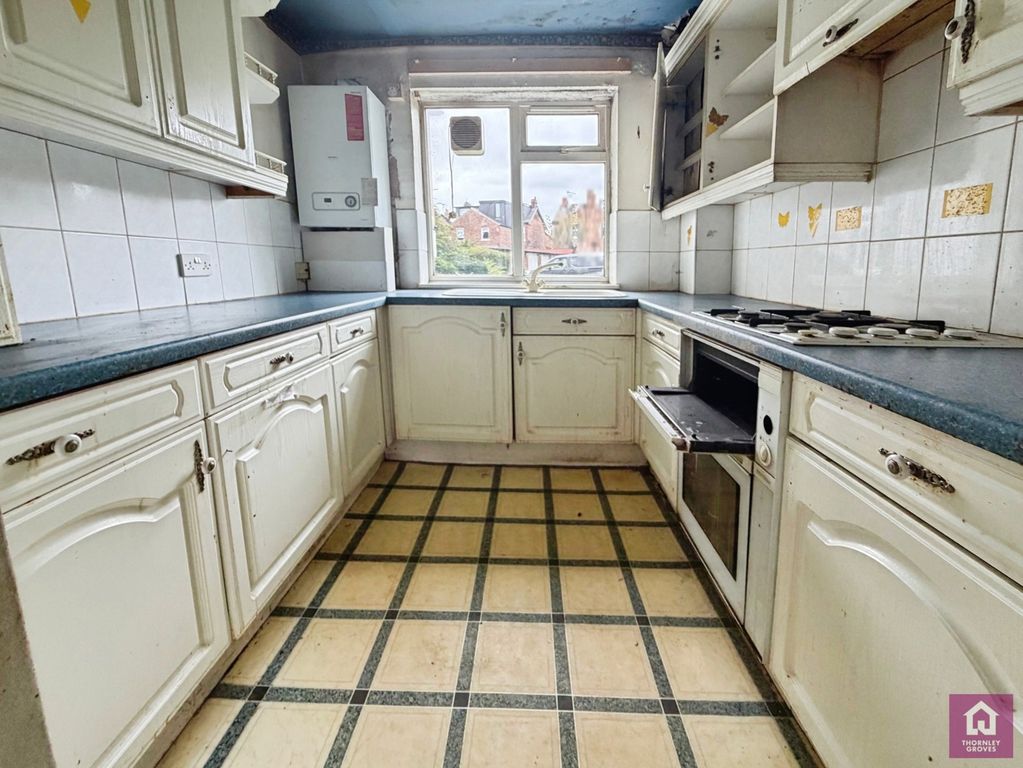 Property photo 3 of 6 Kitchen