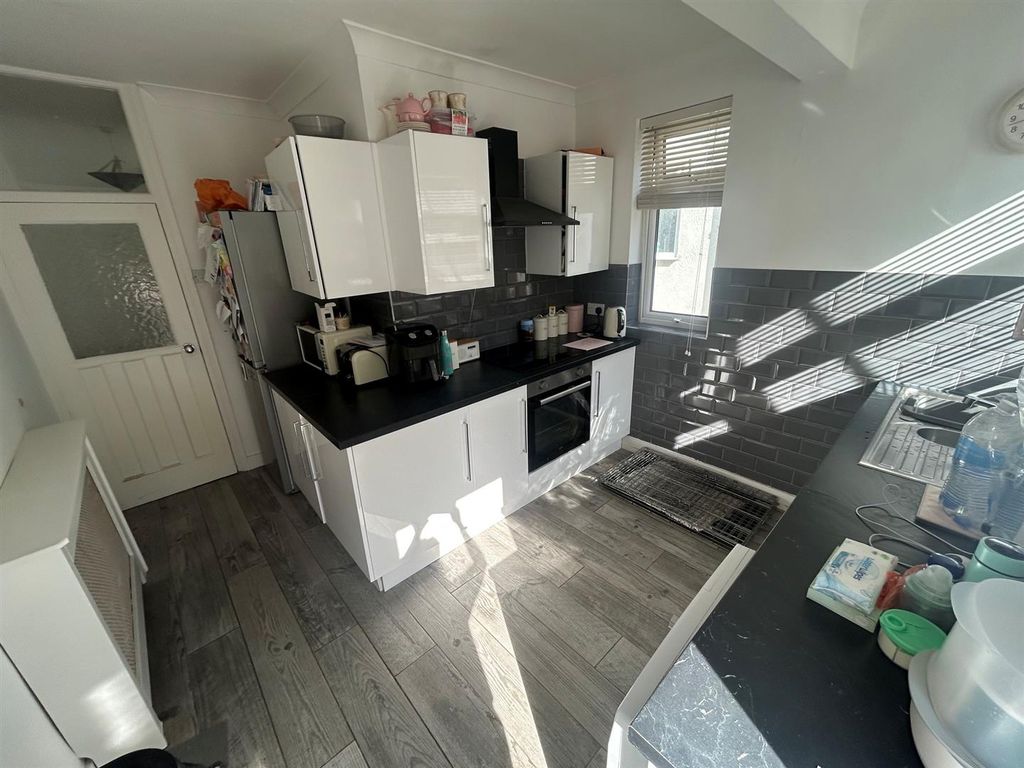 Property photo 2 of 12 Kitchen 1 - Copy.Jpg