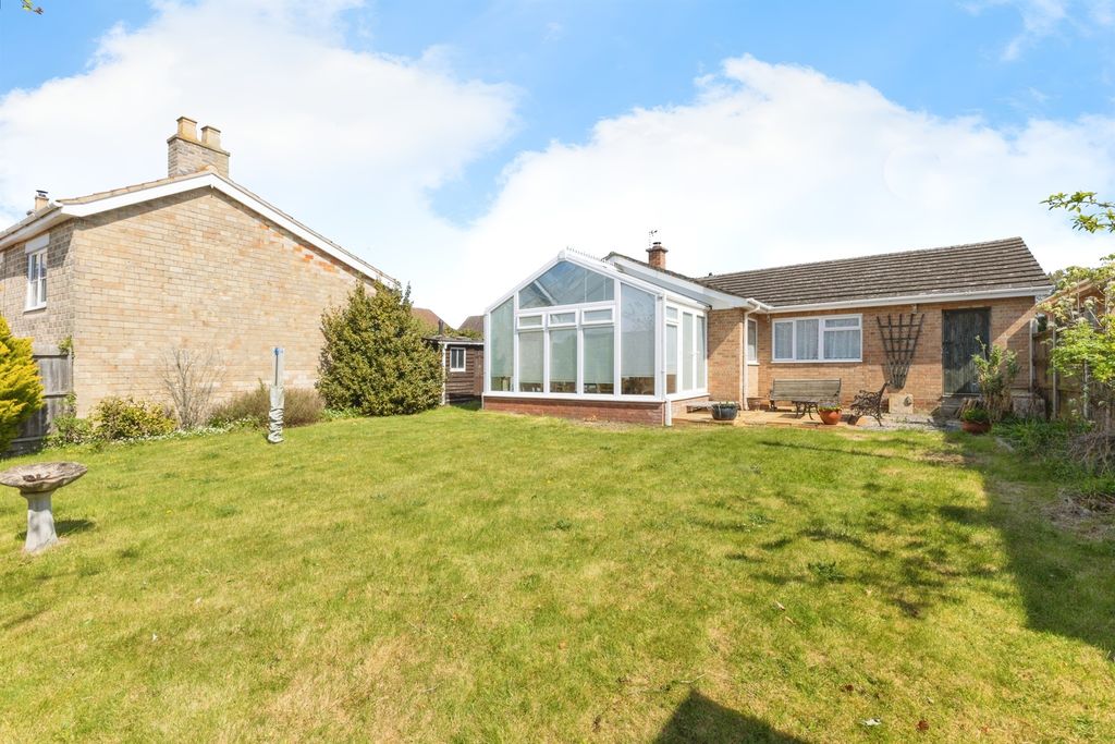 Property photo 2 of 17