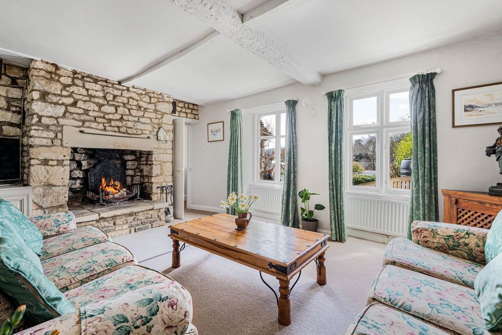 Property photo 2 of 37