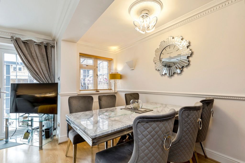 Property photo 3 of 20 Pbox-Img.Jpg