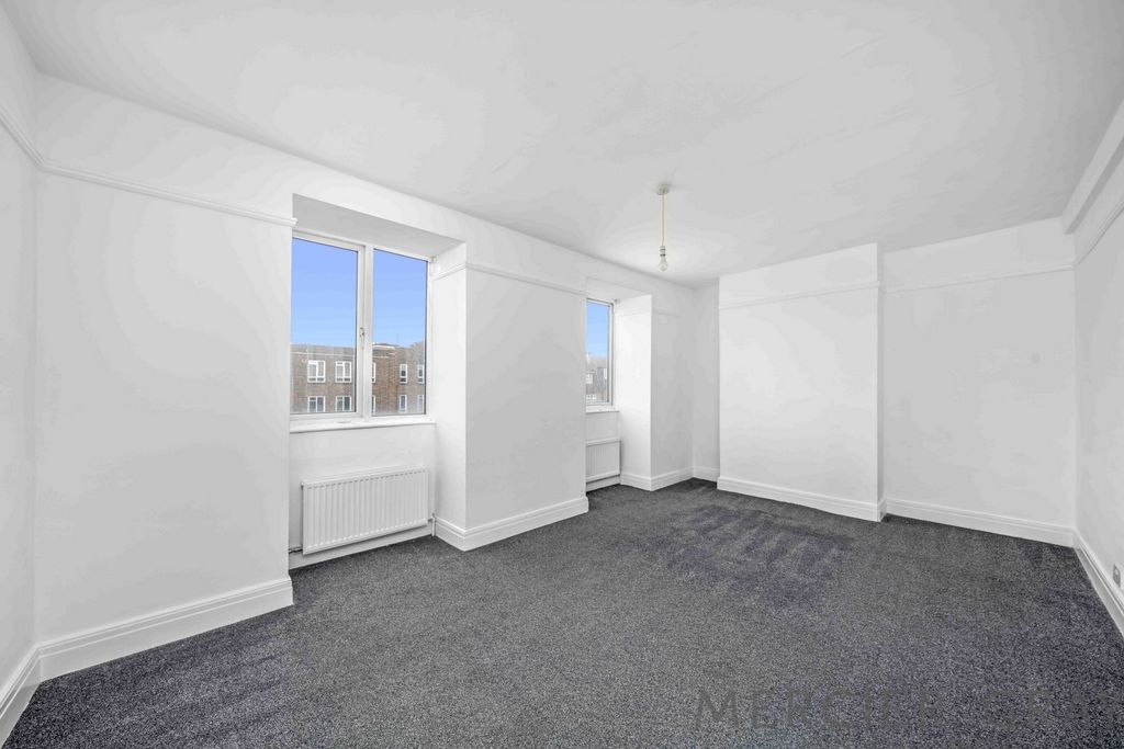 Property photo 3 of 15 Photo 12