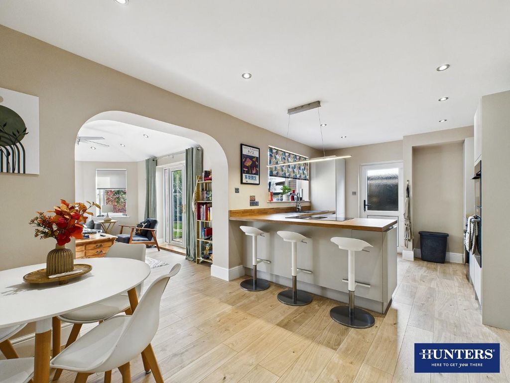 Property photo 2 of 23 Dining Kitchen