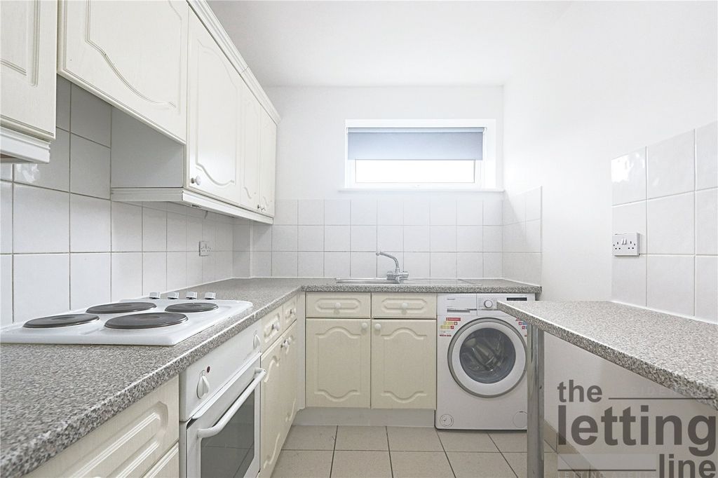 Property photo 3 of 11 Picture No. 18