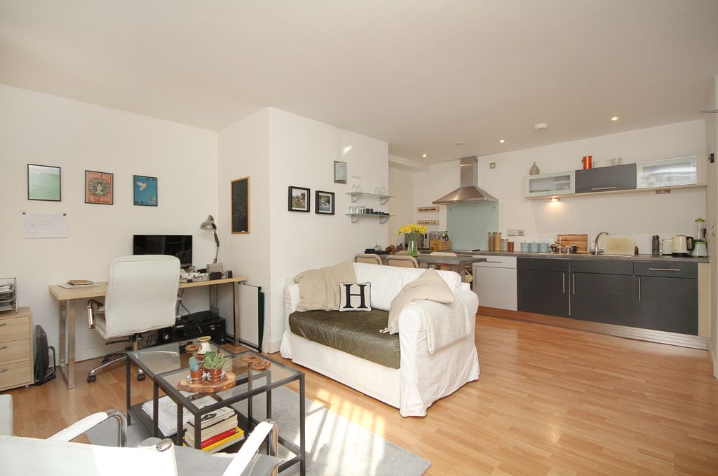 Property photo 1 of 5 Living Area