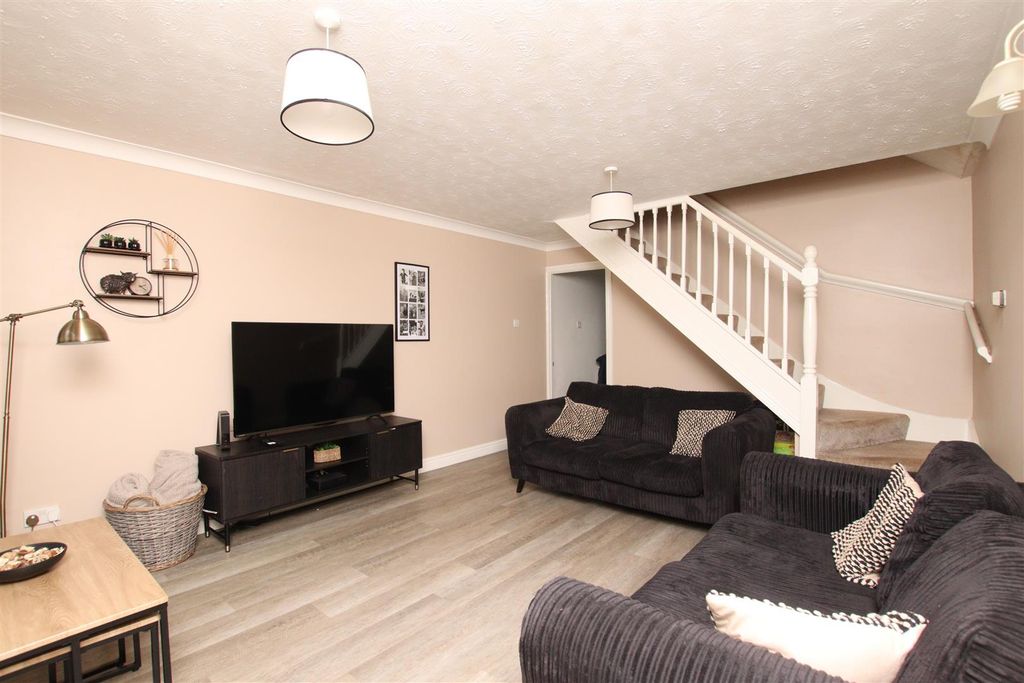 Property photo 3 of 13 Living Room..Jpg