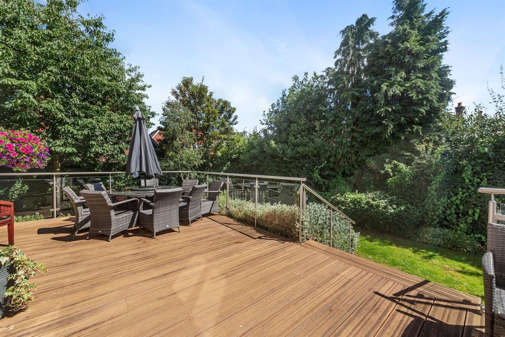 Property photo 2 of 10 10-8Cffabmcs_31Crayshawcourt-53-Medium.Jpg