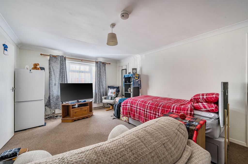 Property photo 3 of 6 1434688-7-69c40B9...