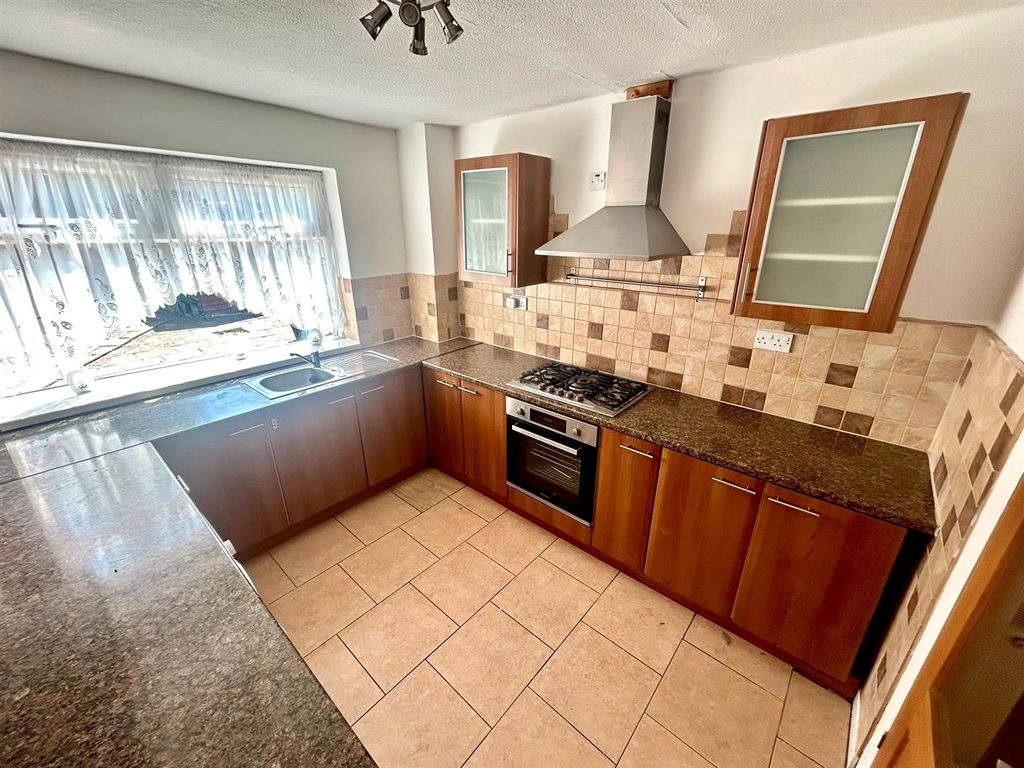 Property photo 2 of 10 Kitchen 2.Jpg
